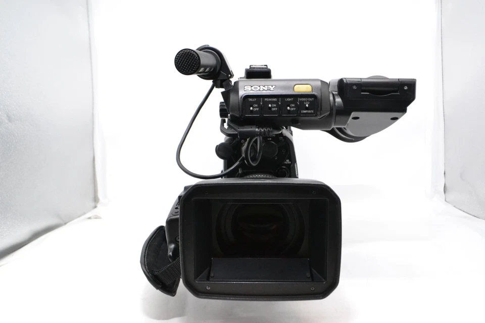 Sony HVR-S270J HDV Camcorder Zeiss Lens ECM-XM1 battery charger from Japan works - Image 4 of 4