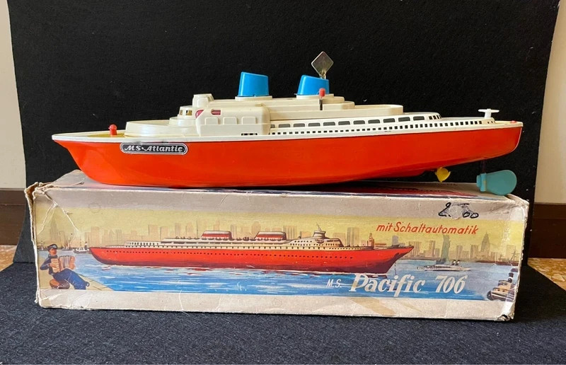 Jouet Bateau MS Pacific Michael Seidel – Vintage Métal Allemand à Restaurer