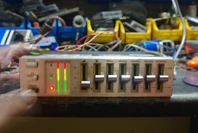 Oldtimer MacAudio ME-100 5 band Equalizer Verstärker 4 x 25 watt Leistung