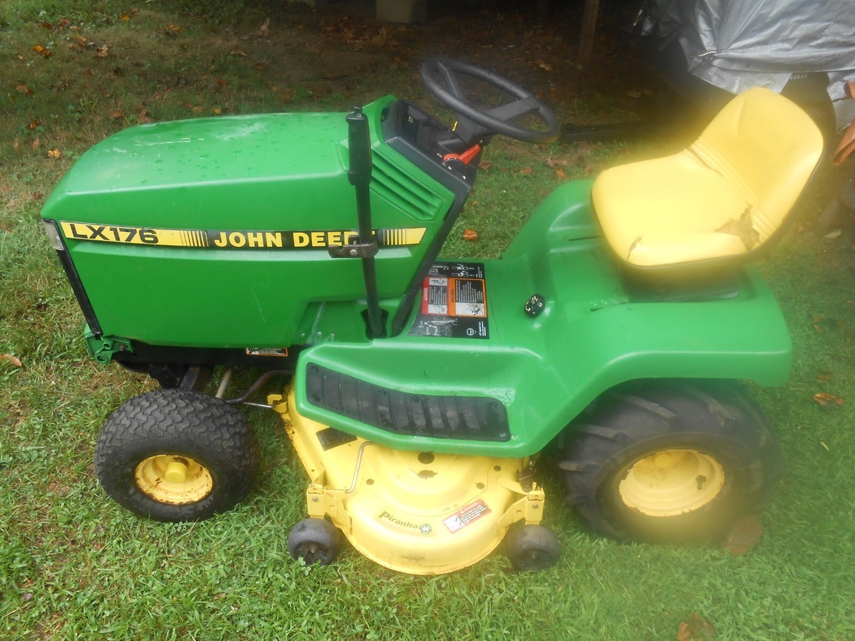 John Deere LX176 Mower 14 Hp with 44