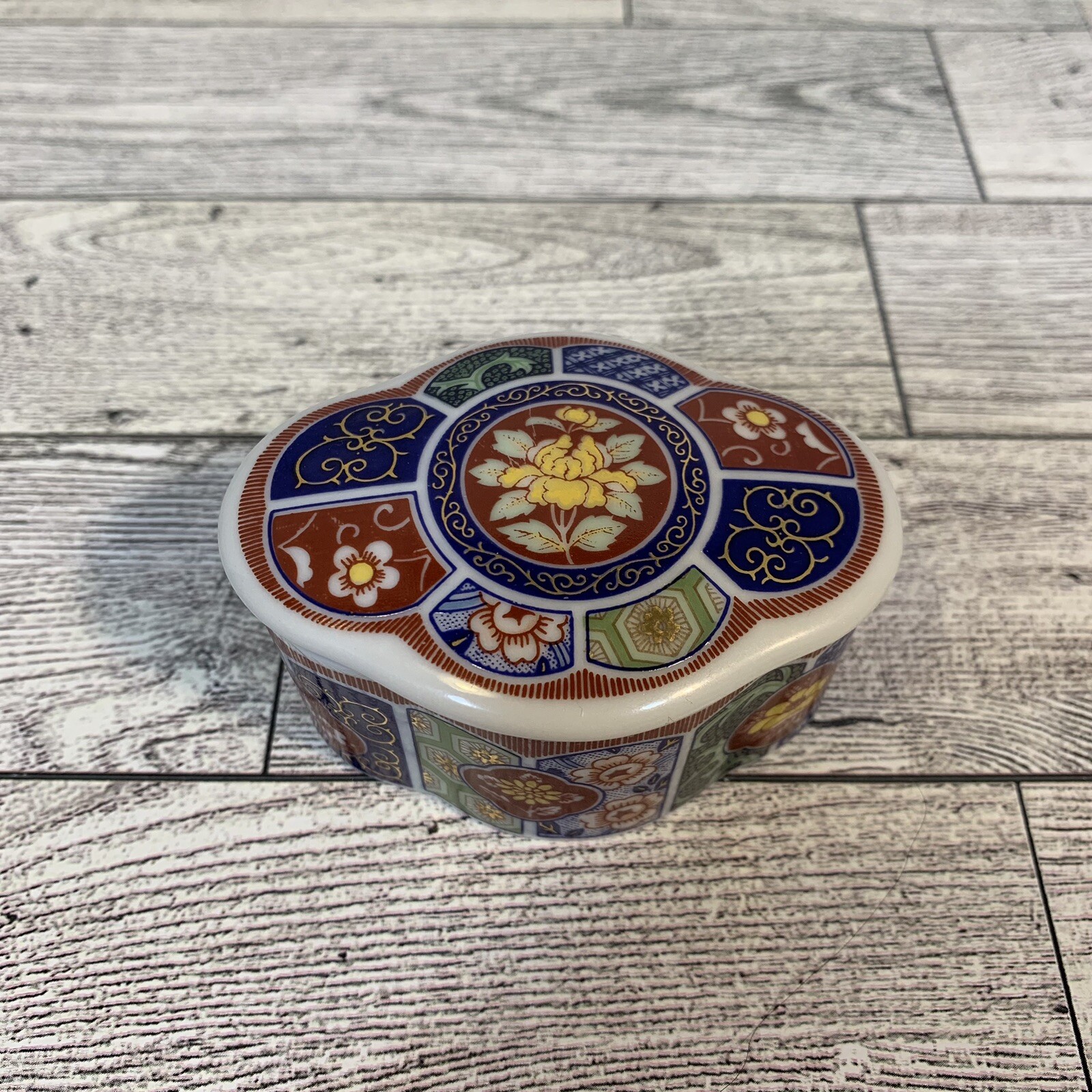 Vintage Japanese Imari Imperial Covered Trinket Box Quatrefoil Shape eBay