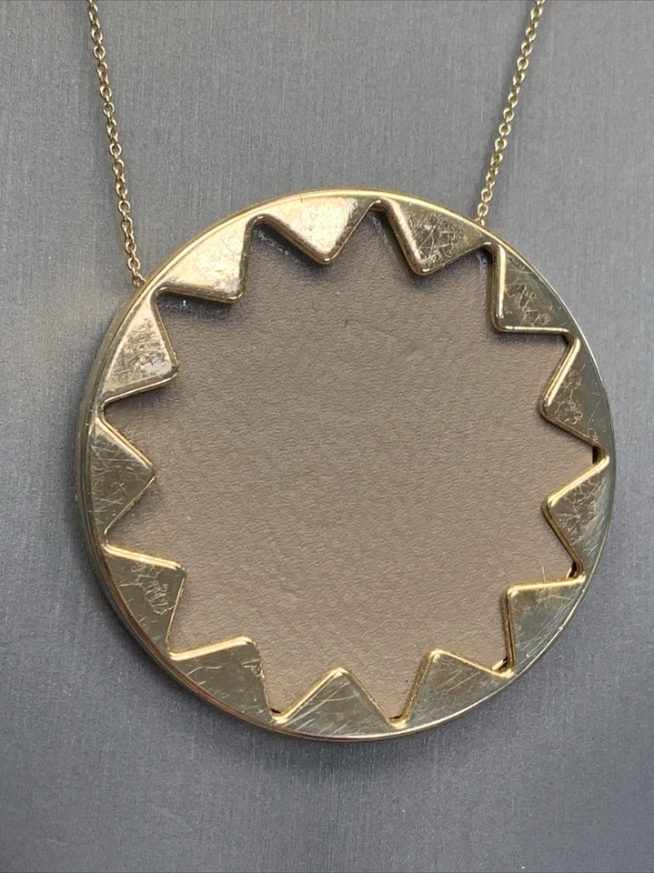 "Collar estrella central vintage House of Harlow grande de cuero tostado oro 27""" Foto 3 de 4