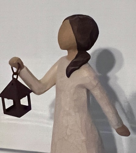 Willow Tree Angel Of Hope Figurine Carrying a Light By Susan Lordi - Picture 2 of 6
