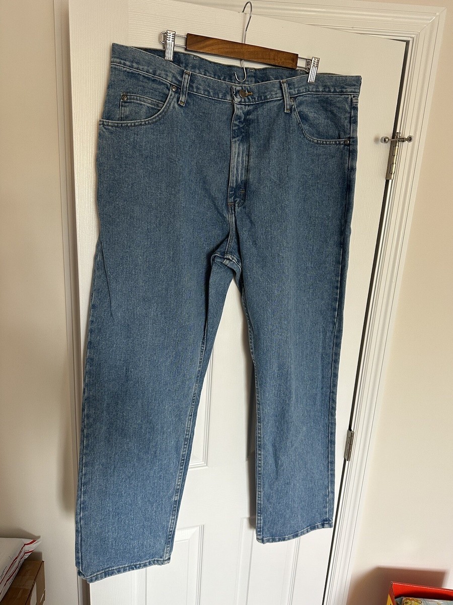 Wrangler Men’s Jeans 40 X 32 Relaxed Fit Tapered Leg NWT
