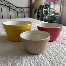 VNTG Melamine Nesting/Mixing Serving Bowls Set Of 3 Yellow Red Brown MCM Retro