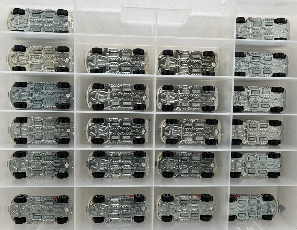 Hot Wheels 2004-7 MYSTERY CAR WHAT-4-2 BLACK & WHite WITH FLAMES LOOSE (32)   - Image 3 of 4