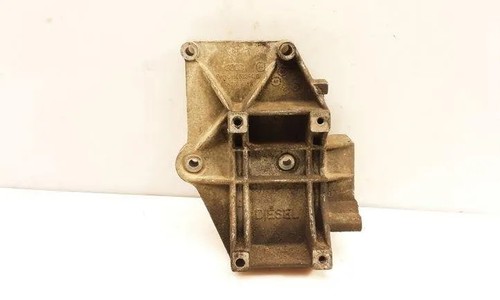 VW PASSAT Variant B5 3B5 Klimakompressorhalterung 028260885A 1.90 18123393