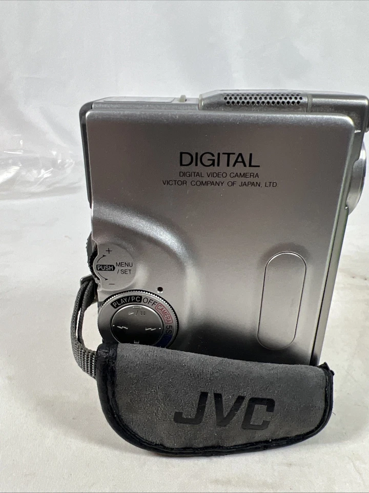 JVC GR-DVM70 Camcorder - Silver. Exceptional Condition For Age Untested - Image 3 of 4