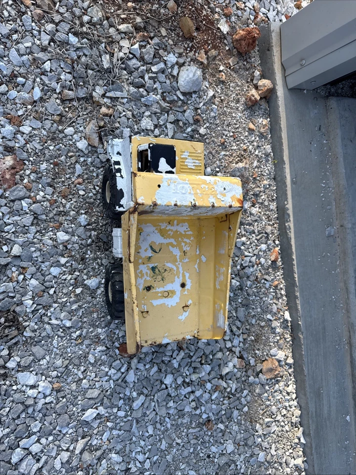 Tonka Mighty Dump Truck  1970’s Vintage Yellow Pressed Steel  XMB-975  19” Paint - Image 2 of 3