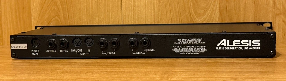 ALESIS QuadraVerb - Vintage Stereo-Multi-Effect-Processor 19“/ 1HE - Bild 4 von 4