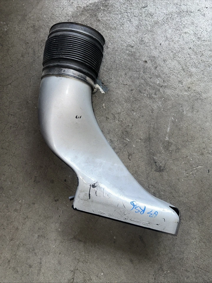 03-04 Audi RS6 Left Intake Airbox Duct 077129905 — 第 2/3 张图片