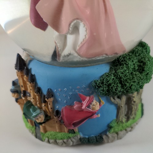 Disney SLEEPING BEAUTY Enesco Musical Snow Globe Sleeping Beauty Waltz, WORKS - Picture 8 of 11