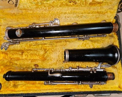 Larilee wood oboe with case. USA. Good but needs fixing up. | eBay