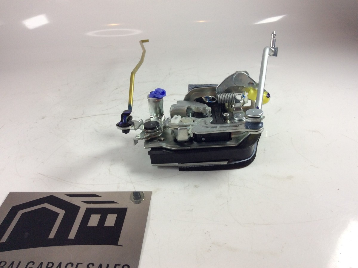 Toyota OEM 69320-60070 LOCK ASSY FRONT DOOR LH Land Cruiser 70 75