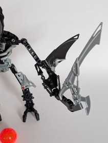 LEGO 8693 Bionicle Karda Nui Phantoka Chirox, 100% Complete W/ 4 Leeches!!