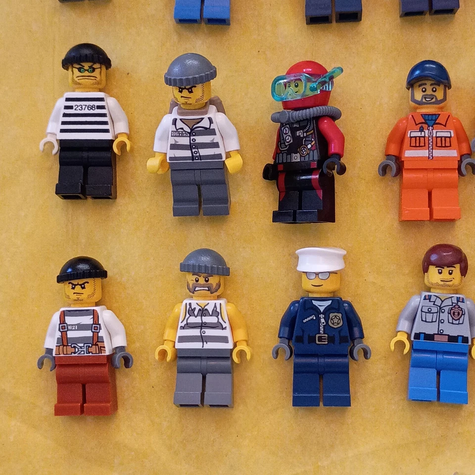 Lego Minifigures City Lot Of 31 Minifigs Police Firefighter Townspeople Robbers - Image 4 of 4