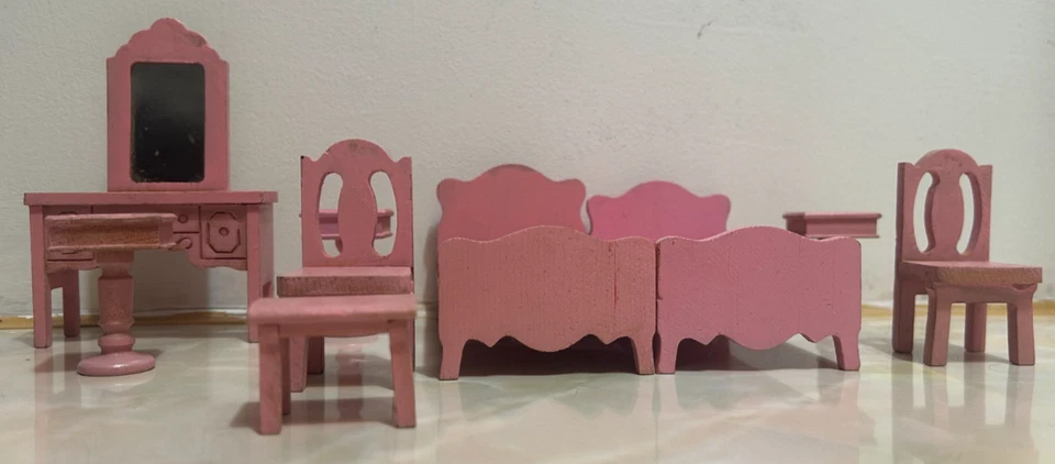 Antique 1938 STROMBECKER 9 Piece Pink Bedroom Set Dollhouse Miniature lot - Image 3 of 4