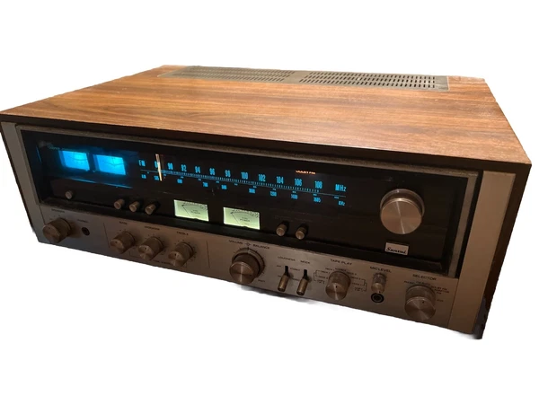 Vintage  Stereo  Sansui 8080 Receiver Excellent Working Condition