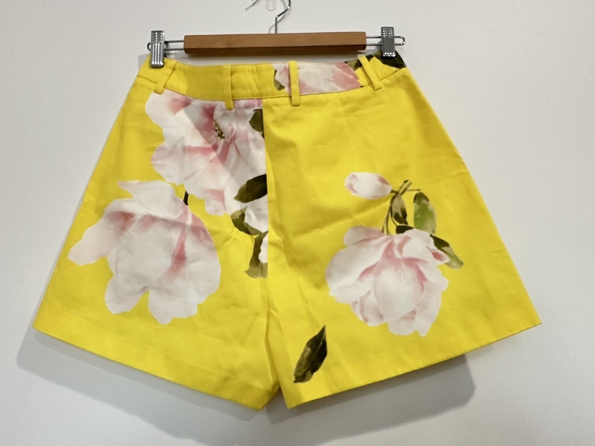 ショートパンツ RED VALENTINO Women Shorts Burmudas PR3RB125 3FP YELLOW Valentino garavani rose print yellow floral shorts size IT