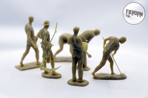 NEW RELEASE 2024 FIERDAN Toy Soldiers WW2 Civilians Village dwellers Scale 1:32 - Picture 5 of 6