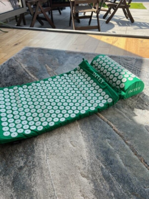 Intey Premium Acupressure Massage Mat & Pillow Set with Travel Bag ...