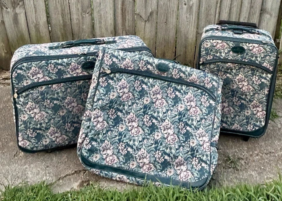 CLEARANCE SALE- Vintage American Flyer 3 Pc Floral Tapestry Design Luggage Set - Image 2 of 4