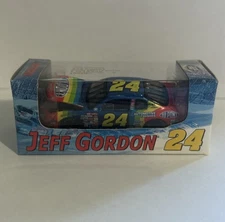 REVELL Nascar Jeff Gordon #24 DuPont 2000 Chevrolet 1/64 Diecast NEW IN BOX
