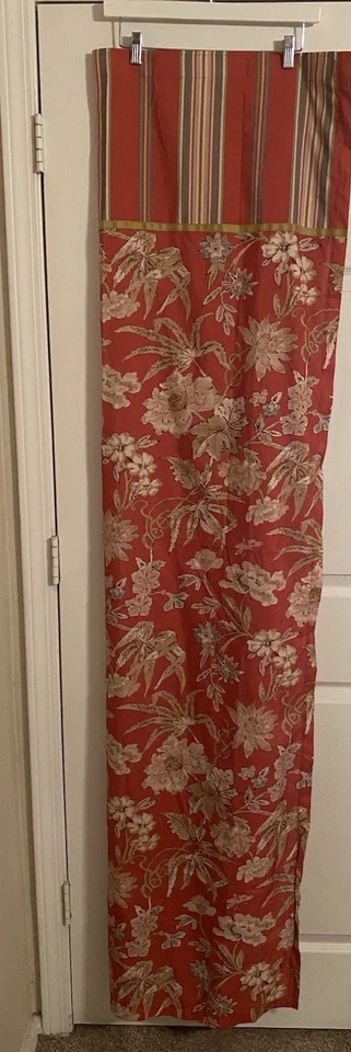Cortina de ducha floral roja Waverly. Excelente Estado Foto 2 de 4