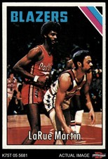 1975 Topps #183 LaRue Martin Trail Blazers Loyola University Chicago 6 - EX/MT