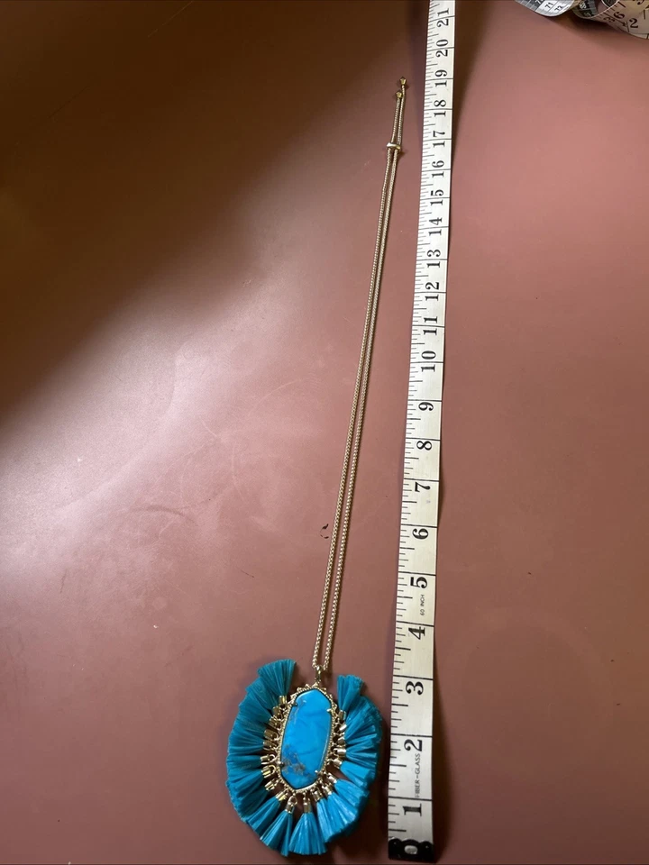 Collar colgante largo dorado Kendra Scott Betsy en agua howlita Foto 2 de 4