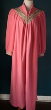 Vintage Retro 70s Vanity Fair Velour Pink Half Zip Housecoat Robe Size S USA