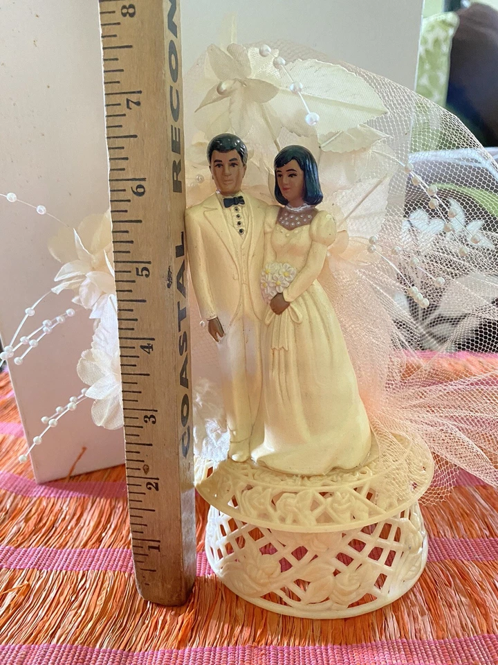 De colección 1986 Panadería Artesanía Boda Novia y Novio Plástico Pastel Topper Cabello Marrón Difícil de Encontrar Foto 3 de 4