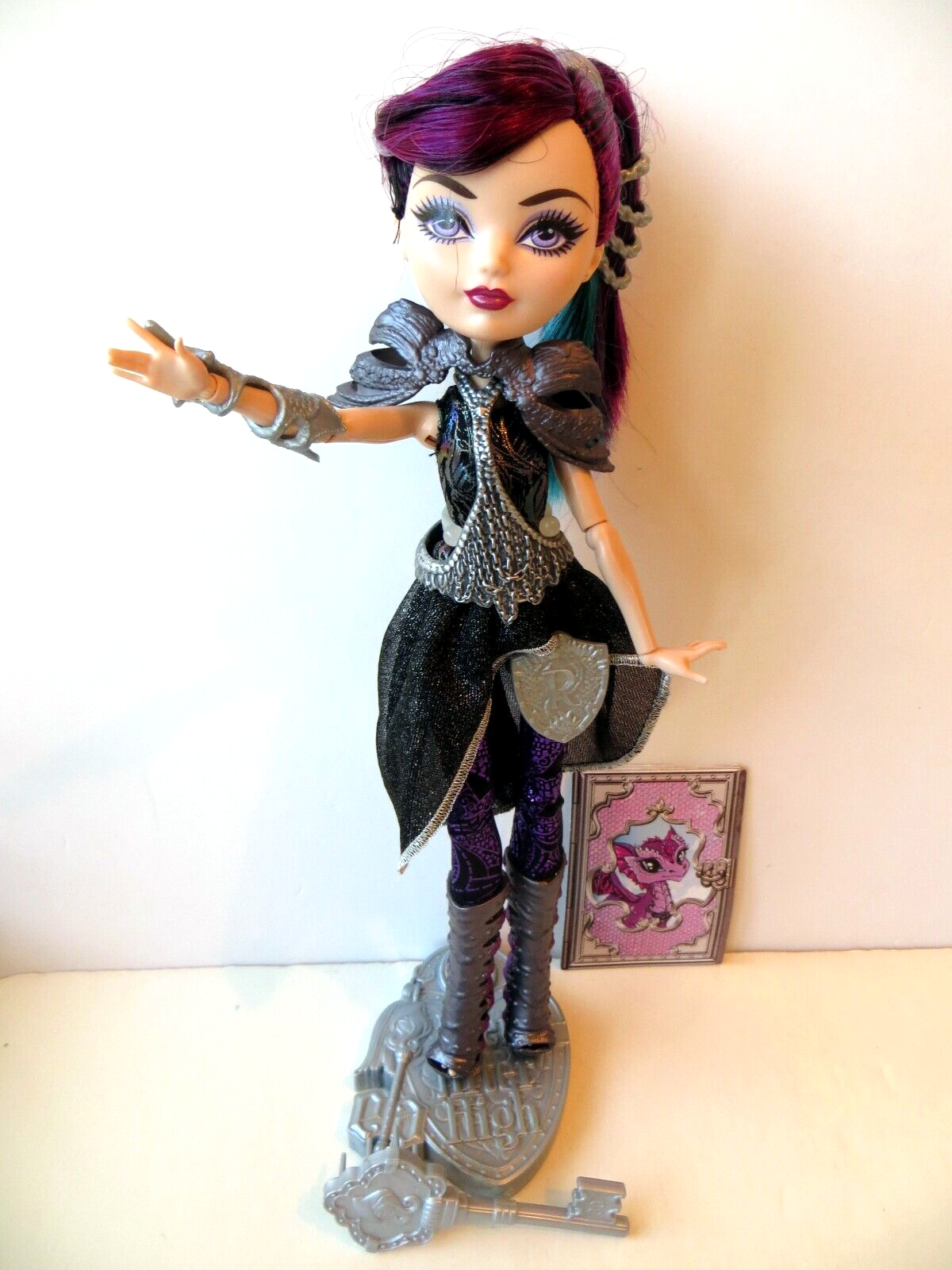 Boneca Ever After High - Jogos de Dragões - Raven Queen - Mattel