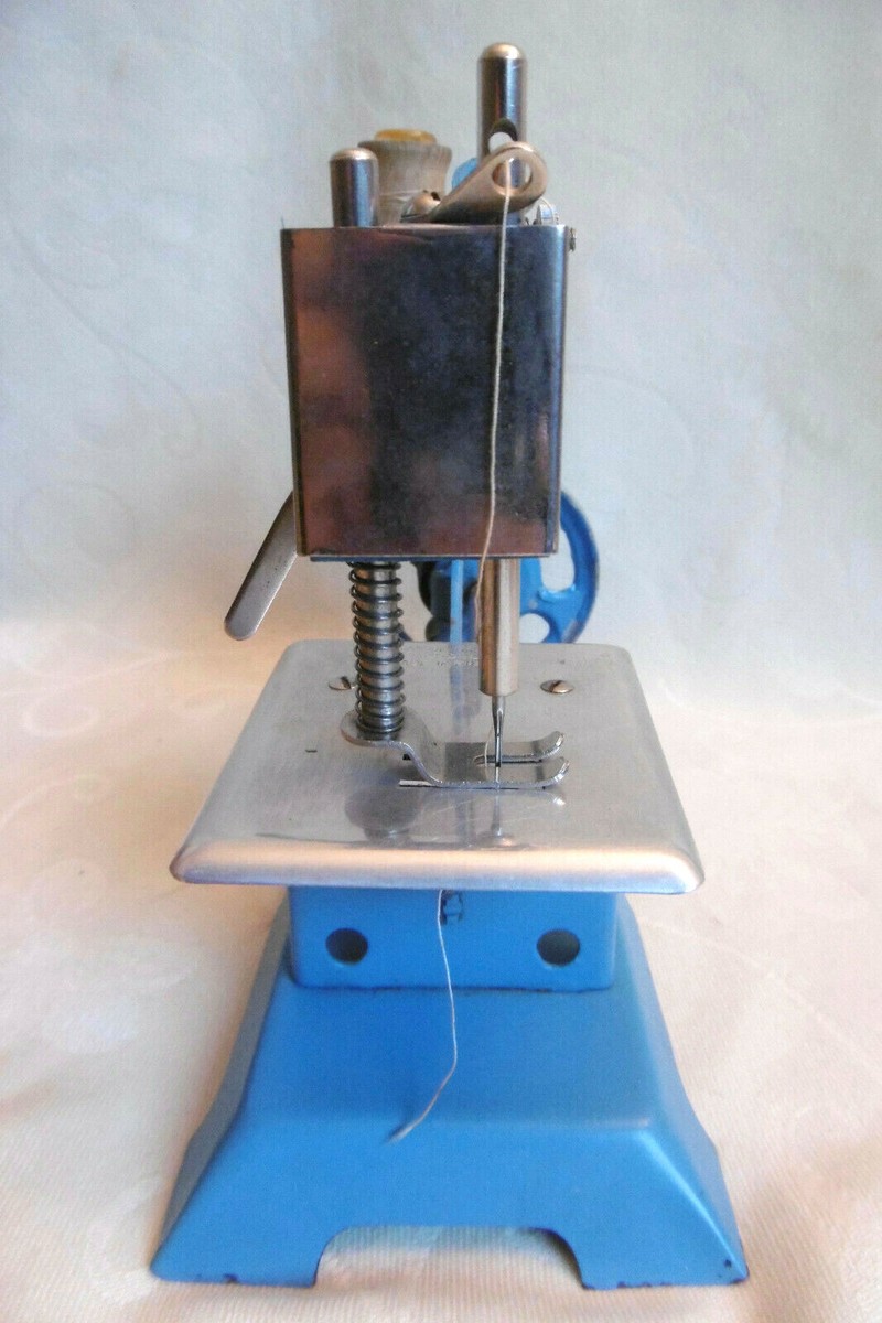 Machine à coudre pour enfants ancienne - Antiquités