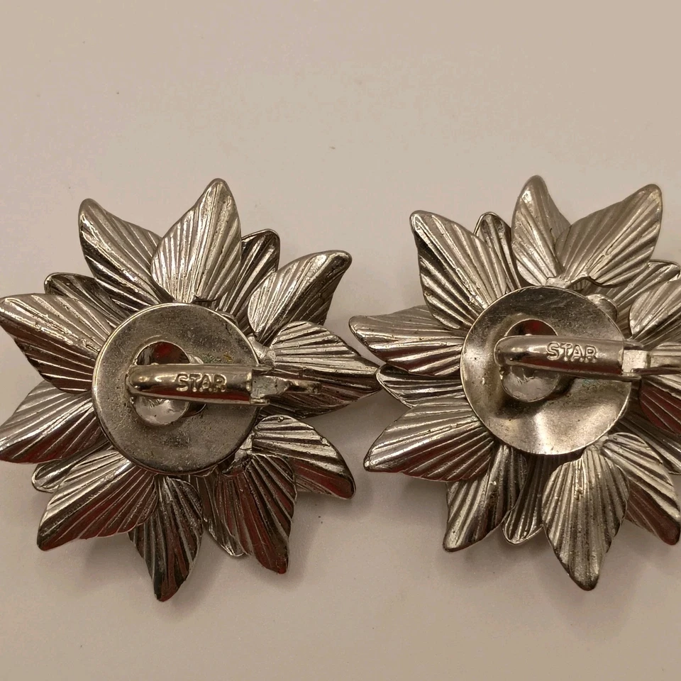 Vintage Flower Earrings Silver Tone Clip On Statement Signed STAR - Image 4 of 4