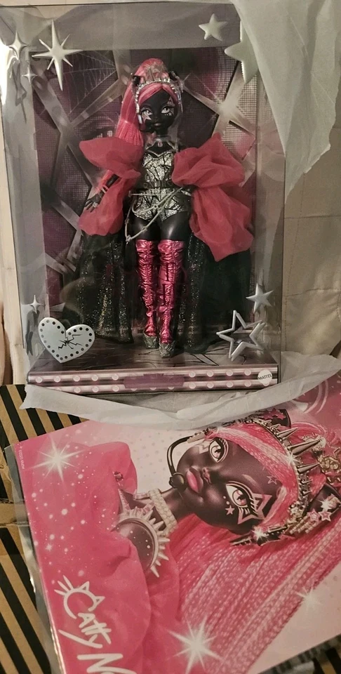 2025 Monster High Doll Fang Vote Catty Noir W COA 8x10 NEW - SHES FINALLY HERE! - Image 3 of 4