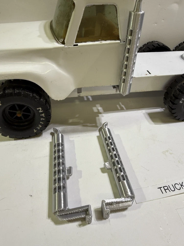 2 new silver mufflers Nylint Pressed Steel semi tuck. Tractor trailer - Image 2 of 4