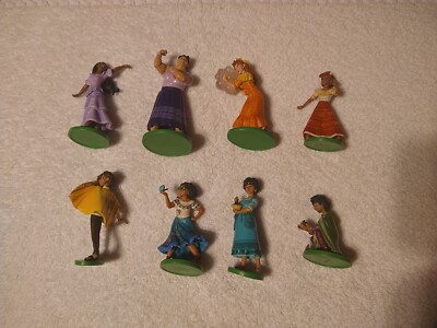 disney encanto 4'' figurines lot of 8 read description.