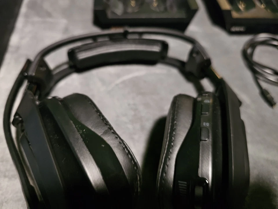 Astro A50 gen 4 PS5/PC, XBOX/PC, Komplettpak. Headset, Modkit zwei Basestations - Bild 4 von 4