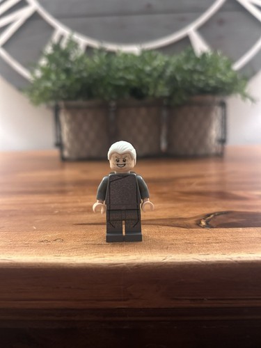 LEGO STAR WARS Chancellor Palpatine Minifigure Grey Outfit sw0540 - Picture 1 of 4