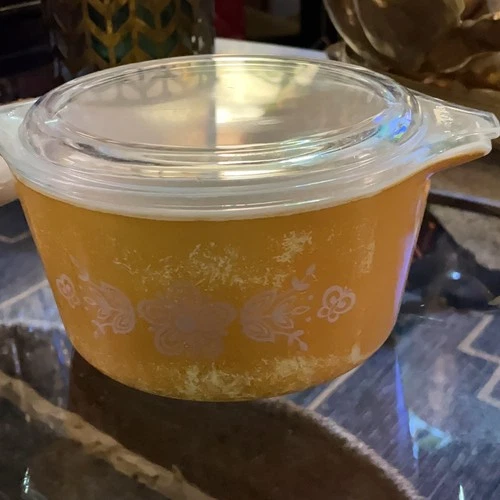 Pyrex 1 Quart Vintage Butterfly Gold  Casserole Dish / 1970