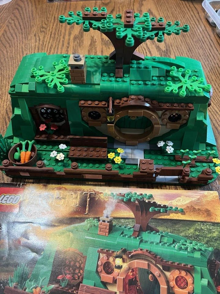 LEGO Hobbit 79003 AN UNEXPECTED GATHERING 100% Complete With Figs and Manuals - Image 2 of 4