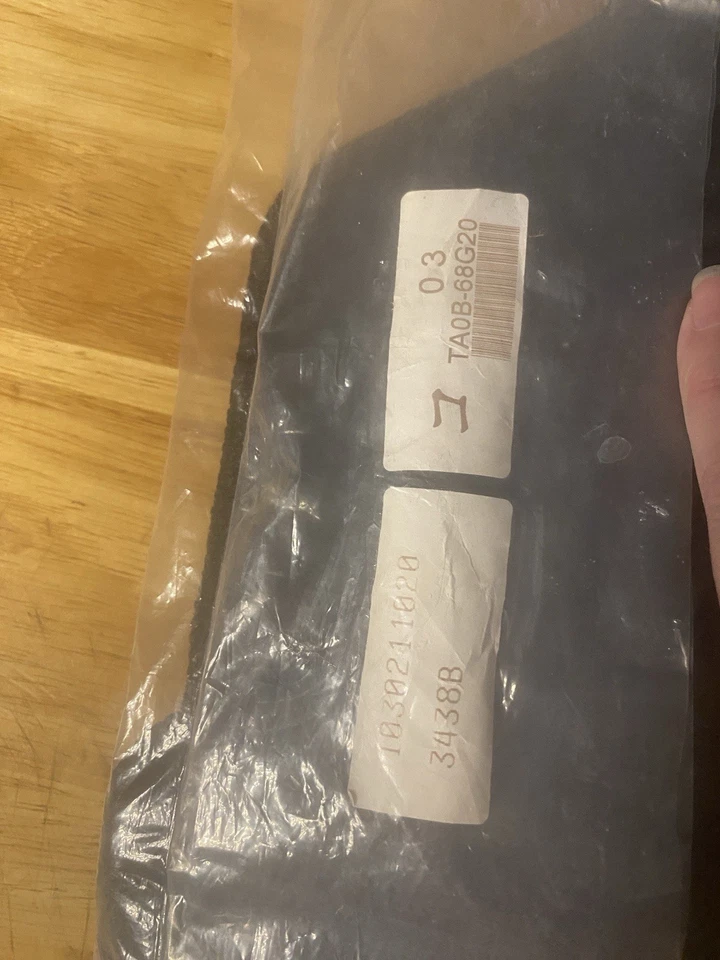 Factory Brand New Floor Mats For Hyundai CX-9 - Image 3 of 4