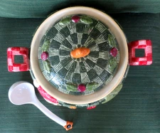 CHRISTMAS THEMED SOUP TUREEN WITH LID & LADLE BY HOMESPUN HOLIDAYS--NEW IN BOX