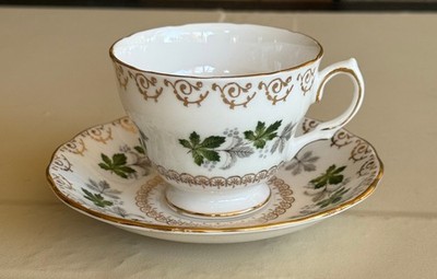 VTG. COLCLOUGH RIDGWAY TEACUP & SAUCER. BONE CHINA MADE IN ENGLAND