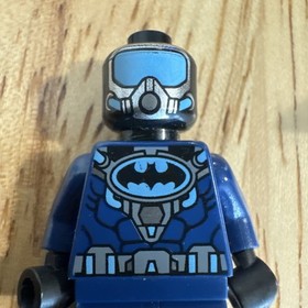 LEGO Batman Wetsuit with Flippers  Minifigure Super Heroes Batman II 76010