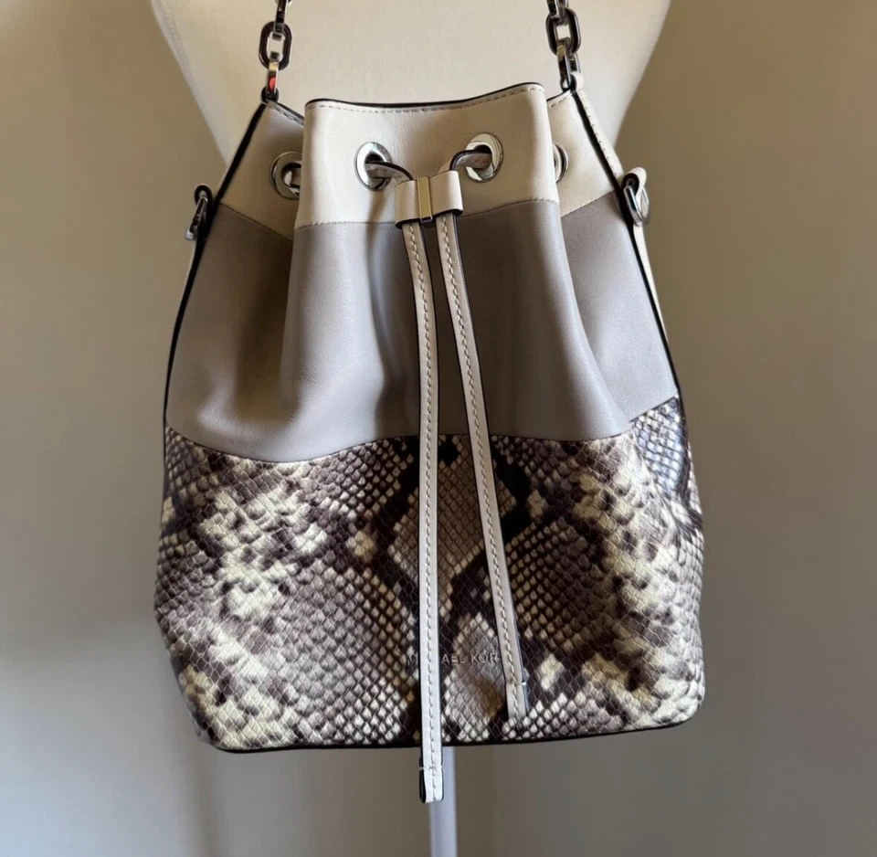 Michael Kors Snakeskin and Leather Large Bucket Bag Never Used - Image 3 of 4