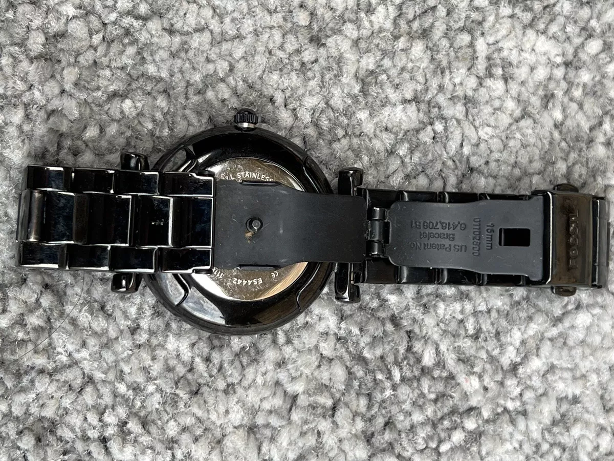 Fossil watch 2025 us patent bracelet