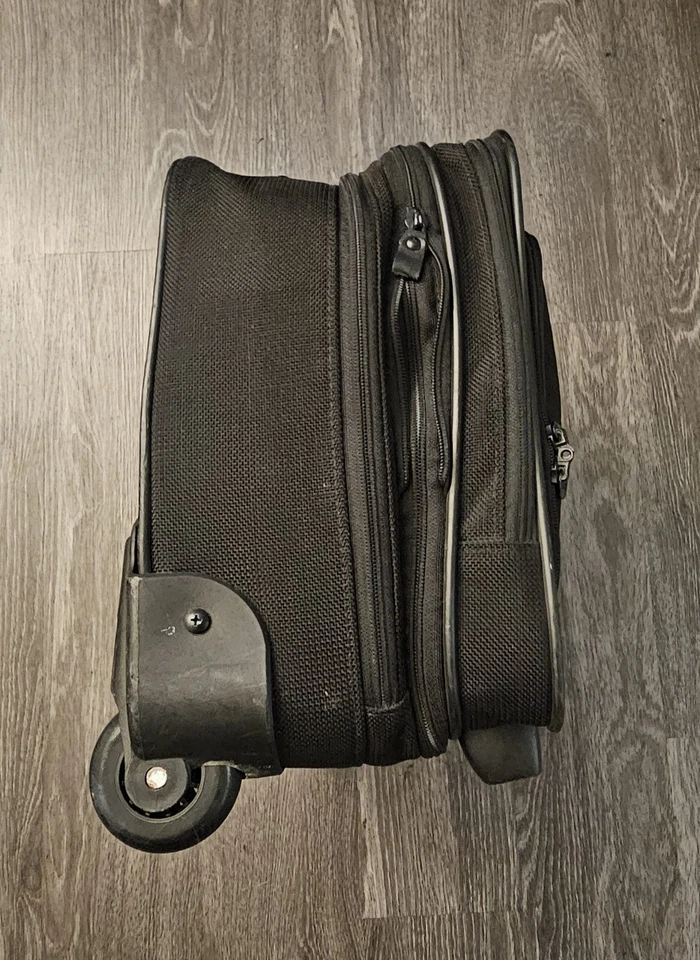 Hartmann Black Nylon 16" Wheeled Carry On Rolling Business Briefcase. - Image 3 of 4