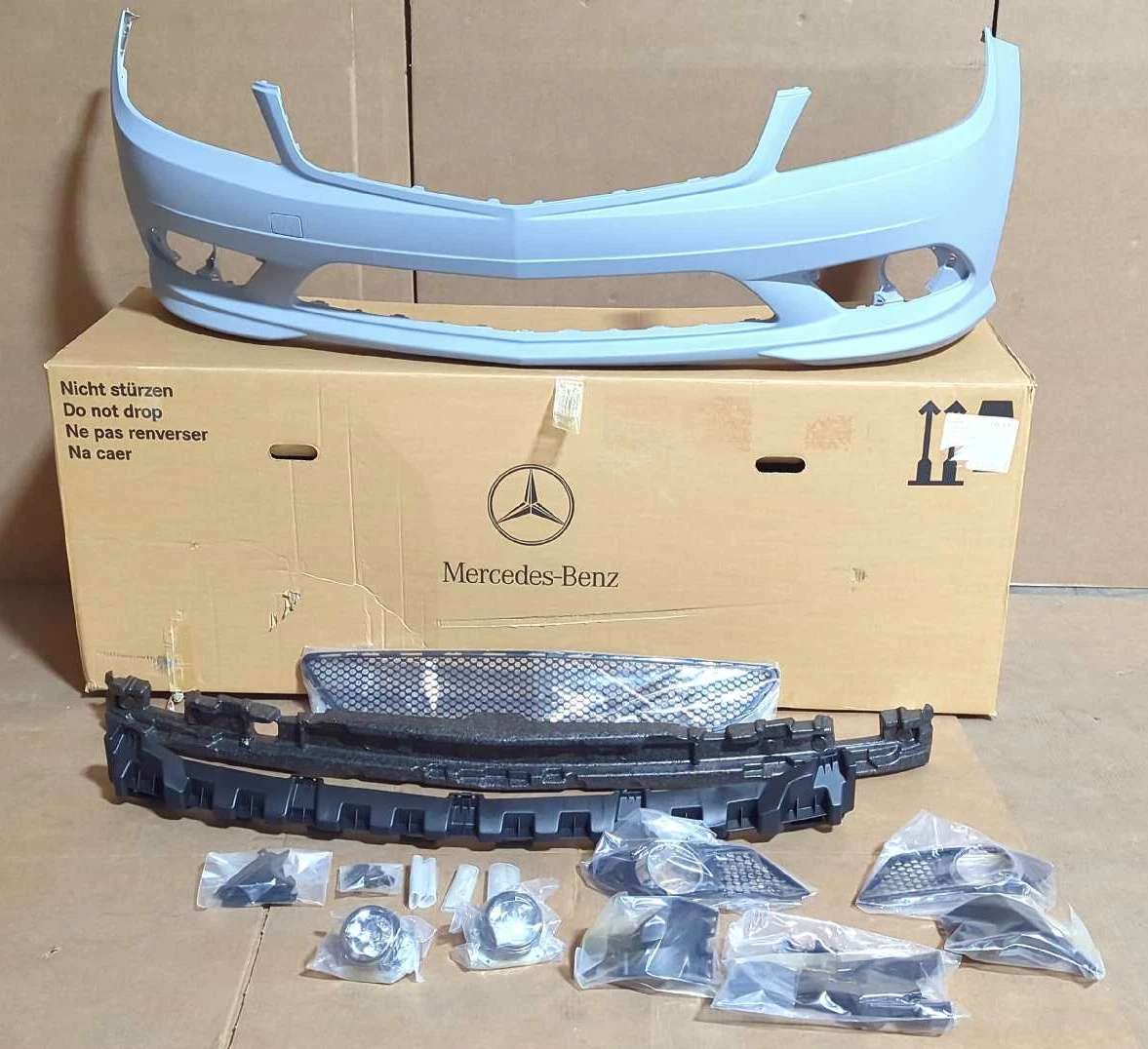 Front bumper reinforcement W204; Lower Crossmember - MERCEDES-BENZ C300